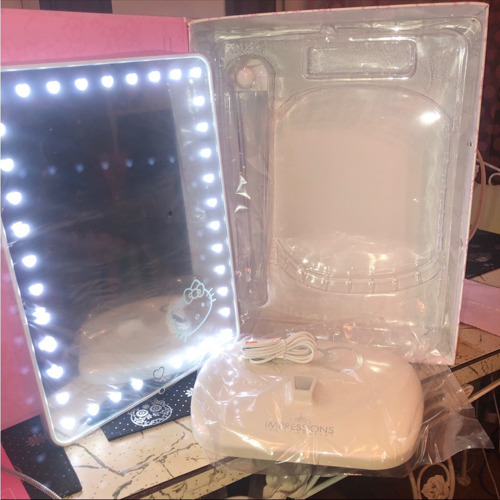 IMPRESSIONS VANITY for HELLO KITTY® SPECIAL EDITION